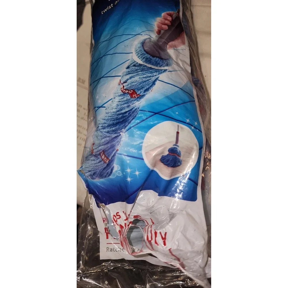 Rubbermaid features scrubber